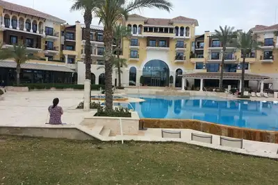 Image de Appartement au 2ème étage avec vue sur le 16ème fairway et la piscine