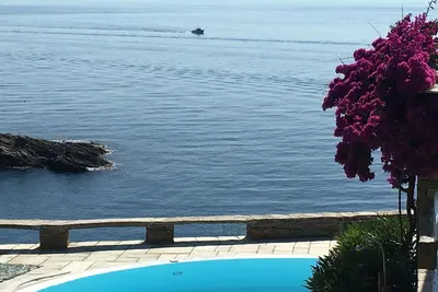 Image de Villa front de mer de luxe avec piscine privée, à quelques pas d'une plage isolée