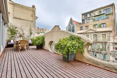 Image de La Maison En Argent: comment voir le ciel et le soleil de Barcelone depuis deux terrasses