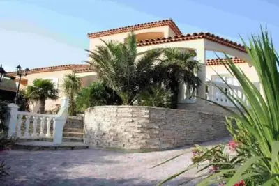 Villa Piscine  Calme Proximite Golf et  Ville Historique