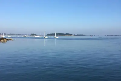 Image de Exeptionnel! Les Pieds Dans L'Eau
