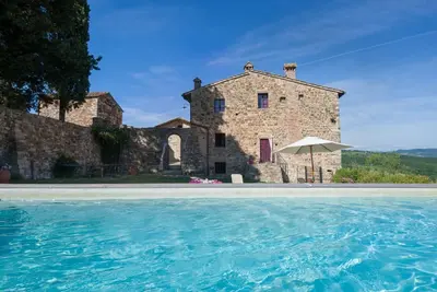 Image de Offres spéciales: Villa Badia près de la célèbre production de vin de Chianti Classico