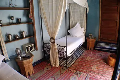 Chambre 2 lits Simples Riad Layalina Fes : Piscine, Vue 360° & Parking Gratuit