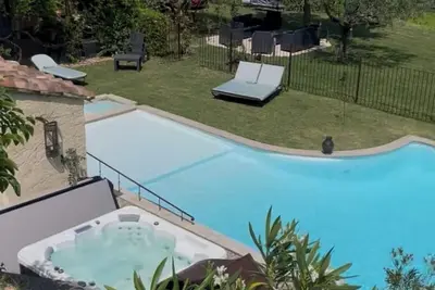 Image de Petit Paradis en Provence face au Mont-Ventoux sur 2, 5 hectares