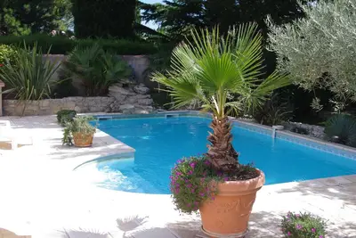 Image de Maison spacieuse avec piscine chauffée!