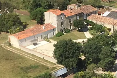 Image de Unique! Une seigneurie du 17è siècle rénovée, à environ 20 mn de la plage