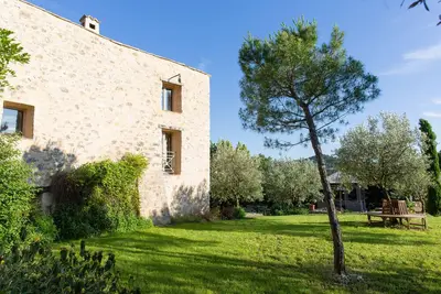 Image de Magnifique mas provençal avec piscine, bar et cinéma. 14-18 pax classé 4 étoiles