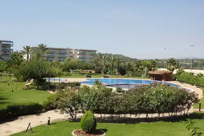Image de La Pineda : appartement résidentiel, piscine, 200 m plage, Port Aventura, paddle-tennis, mini-golf, pétanque, basket, football. . .