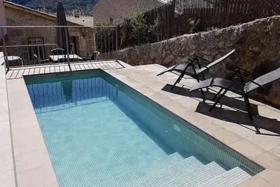 Image de Maison de ville de charme avec piscine privée et terrasse dans la vieille ville, région du Calvario