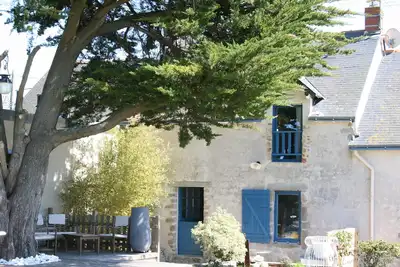 Image de Typrad  maison de paludiers dans un village le charme de la pierre