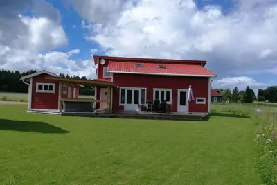 Image de Grande maison de vacances haut de gamme, sauna, piscine extérieure, bateau