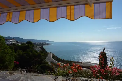 Image de Appartement avec 2 chambres, terrasse, superbe vue piscine commune, près plage