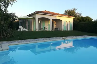 Image de Nouveau! Belle villa en bord de mer avec piscine privée et jardin 2000m2