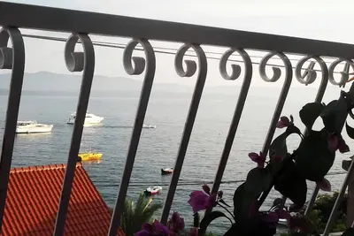 Image de Appartement avec une belle vue sur la mer et deux terrasses