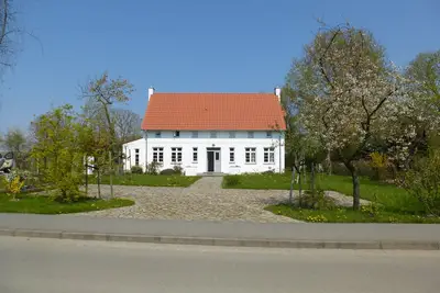 Image de Fantastique maison de luxe près de la plage dans un grand et beau jardin