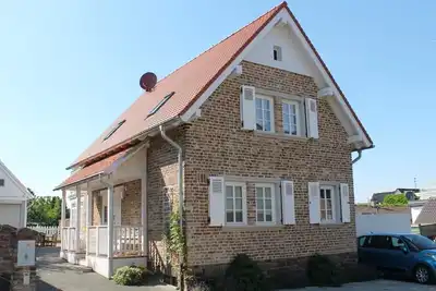Image de Maison en brique confortable avec jardin près du marché de Noël de Cologne Bonn Phantasialand