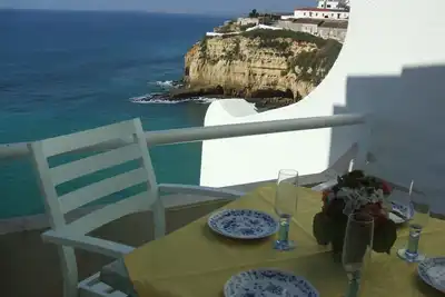 Image de Mer 10 m, plage 40 m, centre, restaurant, cafés et magasins 100 m