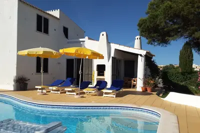 Image de Villa avec piscine dans la Quinta do Paraiso, à 800m de la plage / centre ville, WiFi gratuit