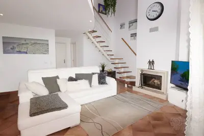 Image de appartement galerie exclusive avec vue sur terrain de golf / plage à proximité