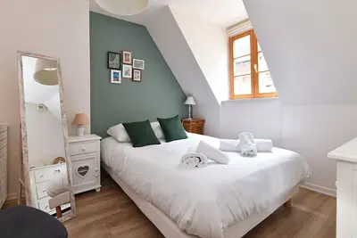 Image de Beraweka ***, Appartement 4 à 6 personnes en plein centre historique de Colmar - 2 chambres, salle d