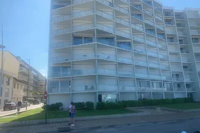 Image de Appartement 50m plage et centre ville parking privé 1chambre terrasse 30m2 sud