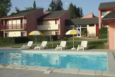 Image de Air-conditioned T2 ground floor in 3-star residence with heated pool