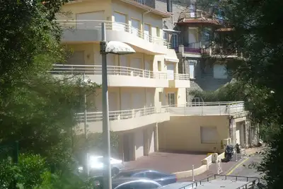 Appartement T2  lumineux a 25m de la plage dans petite rue très calme