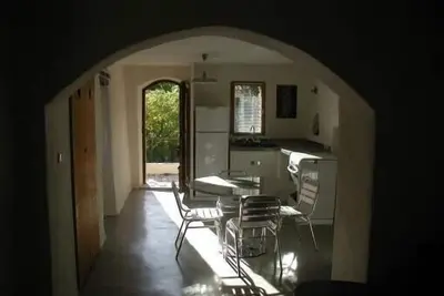 Image de Petite Maison Perchée Sur Un Piton Rocheux