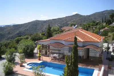 Image de Finca avec piscine très calme sur une impasse