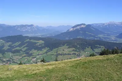 Image de Refuge de montagne élégant avec une vue fantastique sur la vallée à 1500m d'altitude