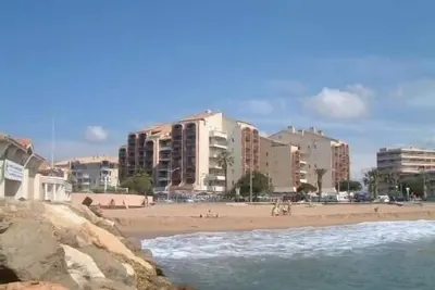 Image de Frejus Appartement très bien situé entre la plage et port Frejus parking Privé.
