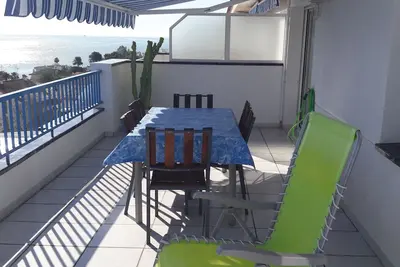 Image de Vue imprenable sur la mer et  port, Wifi Gratuit, climatisation, max 4 Personnes