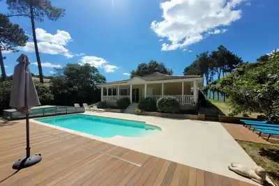 Image de Villa Eden Parc avec piscine sur le golf