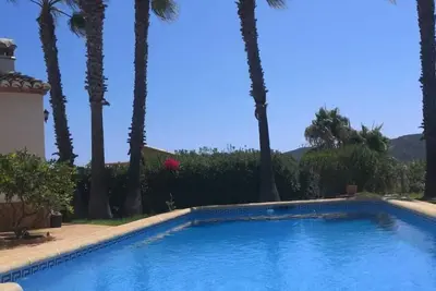 Image de Studio aux superbes vues sur mer et montagne avec jardin et piscine privés
