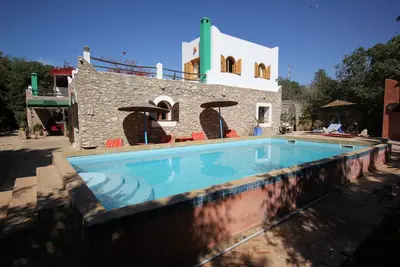 Image de Dar Elwan. Maison Berbere Avec Piscine, Jardin Arbore, Hammam.