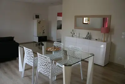 Stay 2 weeks in August! ! <br>Villa in peace, close to the sea and the village.