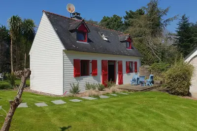 Image de Maison chaleureuse au coeur d'un bois, proche commerces et plages