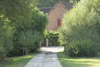Image de L'Etable - Maison solognote avec étang et prés à chevaux