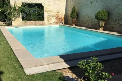 Image de Maison de charme entièrement rénovée avec piscine au cœur du village pour 4 pers
