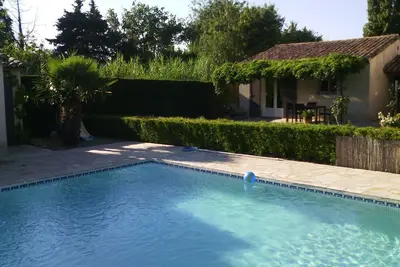 Image de Gite - Meublé de tourisme classé 3 étoiles - Alpilles - piscine - climatisation