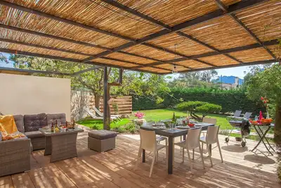 Image de Villa \"Albizzia\" avec terrasse et jardin 6 à 8 personnes
