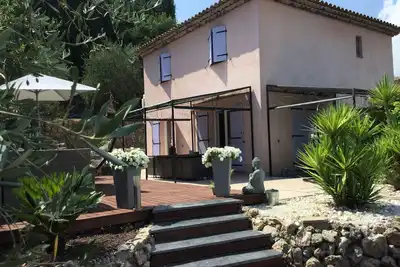 Image de jolie villa Ă Grasse St Antoine