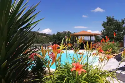Image de Appartement cozy accès piscine avec plage, vue dégagée sur vallée, au calme