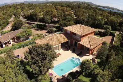 Image de Villa 500 m de la mer Golfe de Porto vecchio, climatisée, piscine; calme absolu.