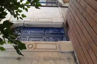 Maison vigneronne dans un petit village calme au milieu des vignes