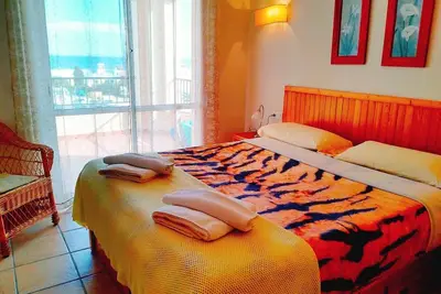 Image de Appartements de luxe-avec terrasse vue mer, dans le centre et proche de la plage.