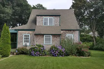 Image de Chalet d'été confortable, à quelques pas de la plage et du village historique de Watch Hill