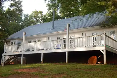Image de Lumineux, gai, maison spacieuse avec de belles vues Les Great Smoky Mountains! !