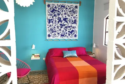 Image de Un pâté de maisons de la plage! Trois pâtés de maisons de la place, des magasins et des transports en commun