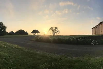 Image de Retraite à la campagne de belles vues offrant sérénité ou activité